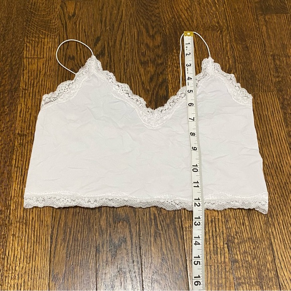 Bundle: EUC Forever 21 cropped camisoles - Picture 4 of 6